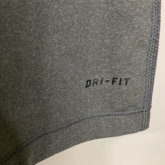 Nike Pro Dri-Fit Tank Top - Picture 3 of 4